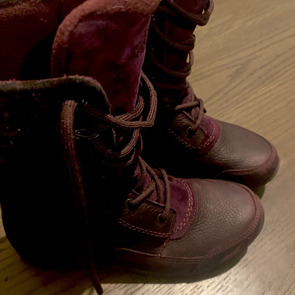 Practically New North Face Winter Boots. - image 2